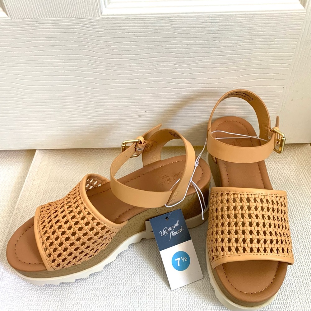 Universal Thread 🪡 Woven Platform Chunky Sole Sandals size 7.5 rattan wicker